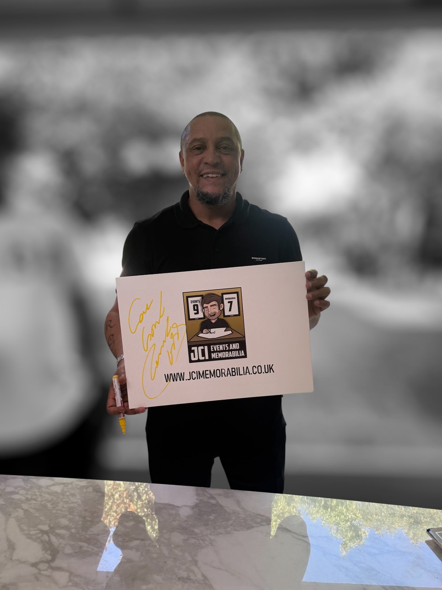 Roberto Carlos hand signed Real Madrid shirt
