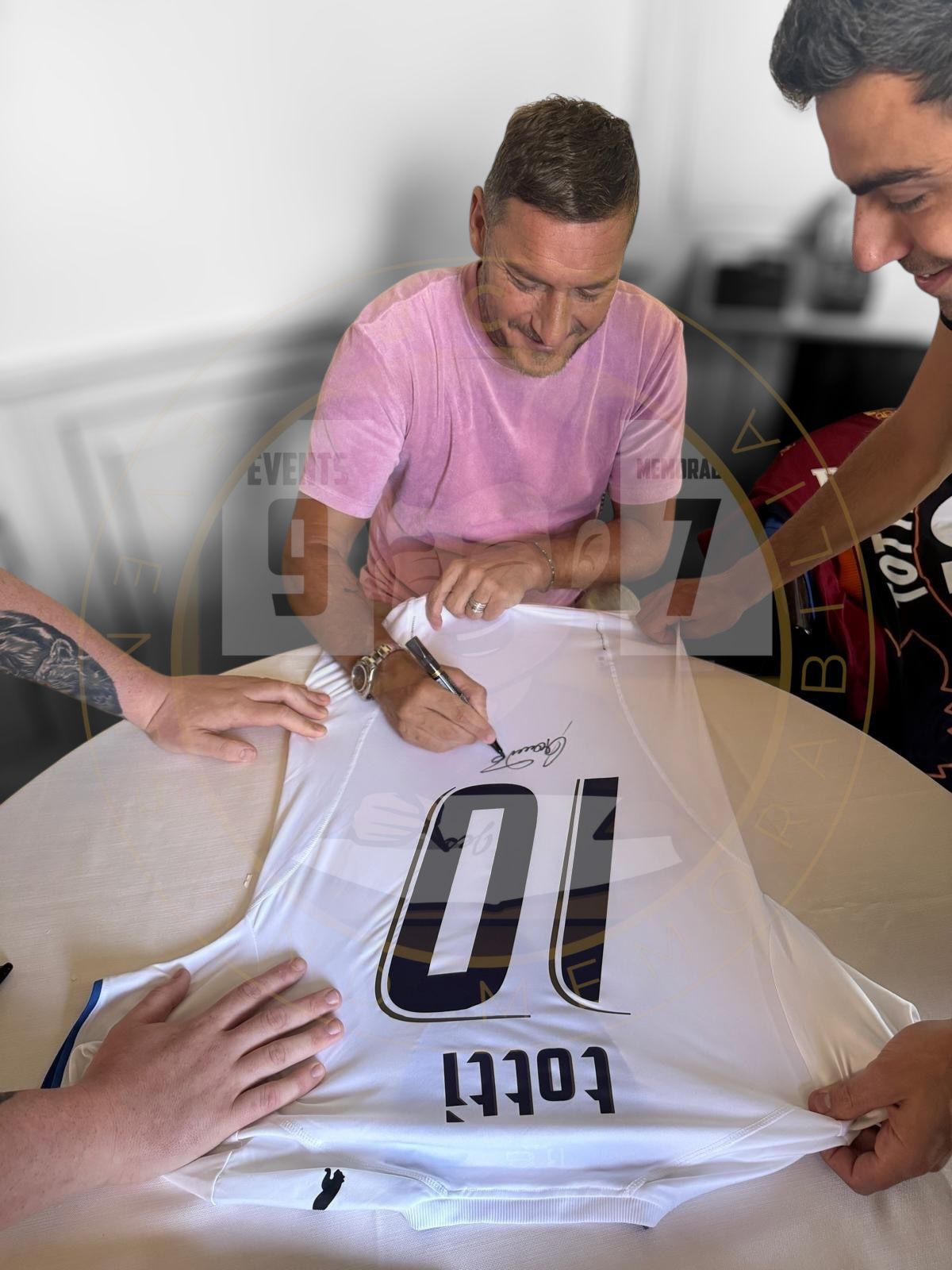 Francesco Totti Front signed Italy shirt