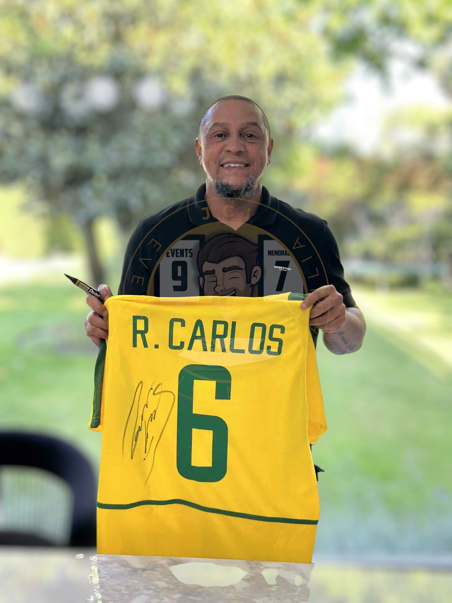 Roberto Carlos hand signed Brazil shirt