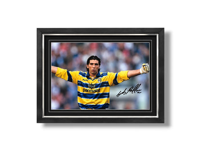 Gianluigi Buffon Hand signed 16x12 Image - Framed