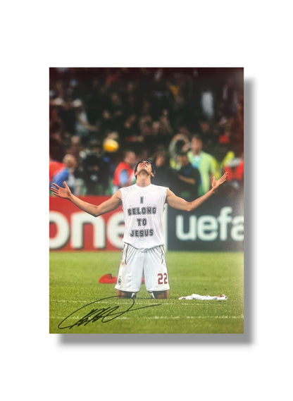 Kaka Hand signed 16x12 image