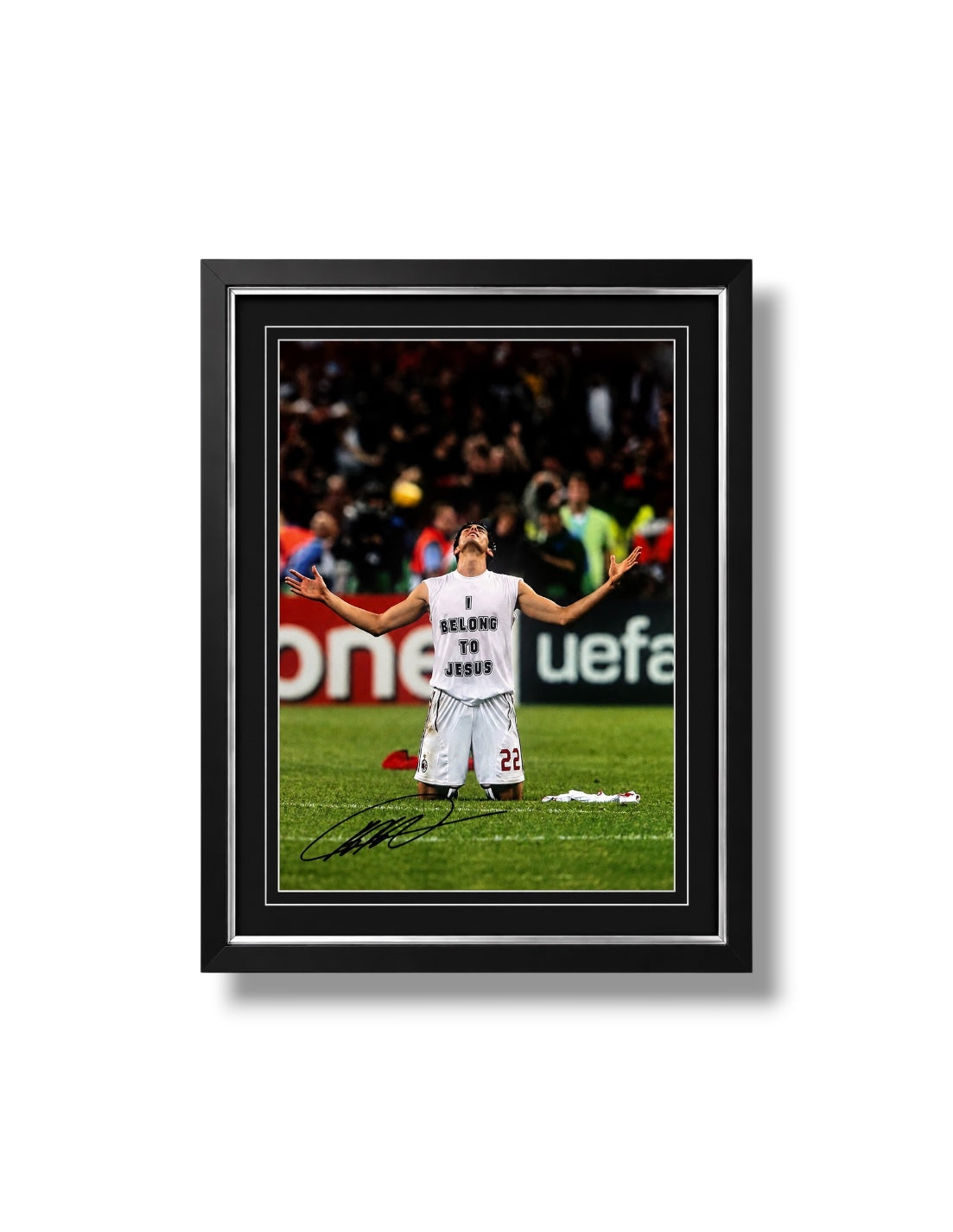 Kaka Hand signed 16x12 image - Framed
