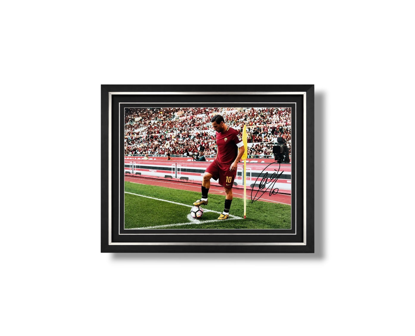 Francesco Totti Hand signed 16x12 image - Framed