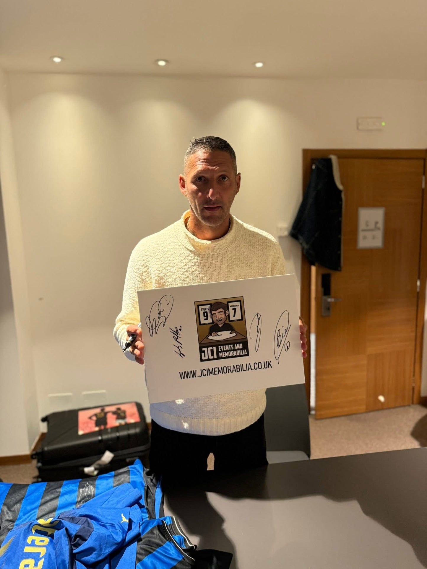 Marco Materazzi hand signed 16x12 Image